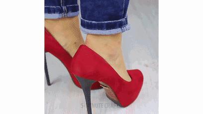 奥黛丽赫本钟爱的猫跟鞋,奥黛丽赫本尖头小黑鞋