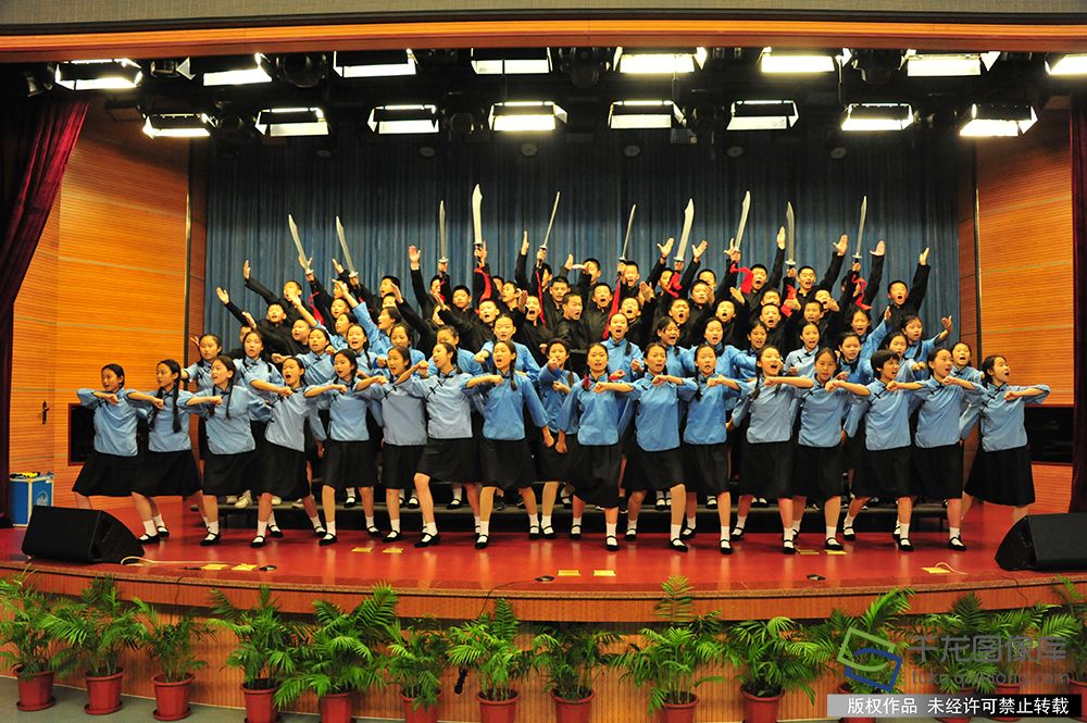 鎶楁棩鎴樹簤绾康棣嗚档鐧荤瀛︽牎,璧电櫥绂瑰鏍′腑鍥藉ソ灏戝勾