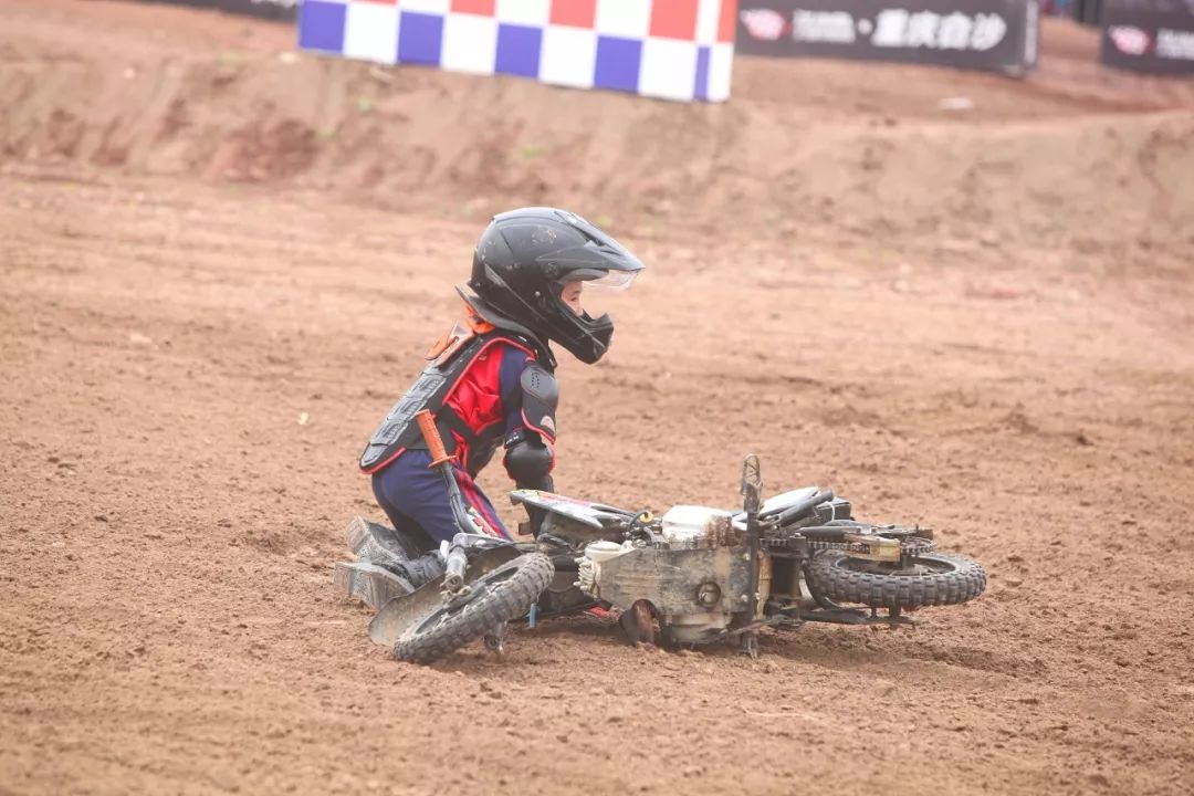 为美酒加点汽油—首届江小白J-SKYMAN越野摩托锦标赛见闻