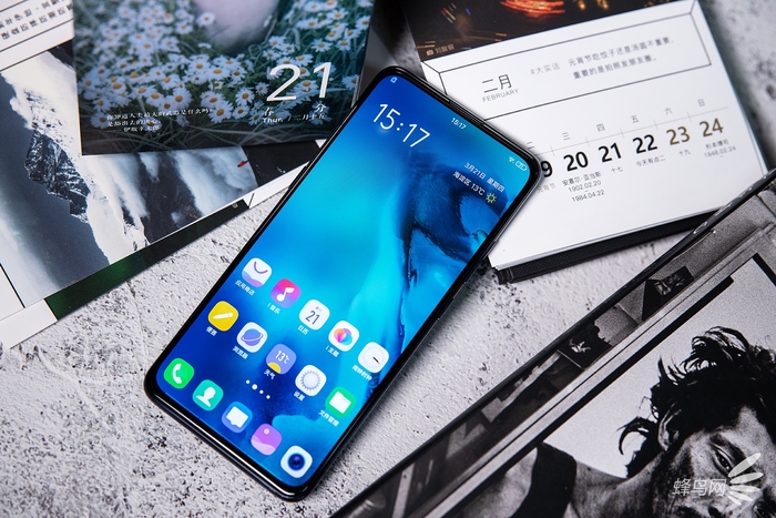孔雀开屏般的美丽vivox27测评,vivox27采用的是什么屏旗舰版