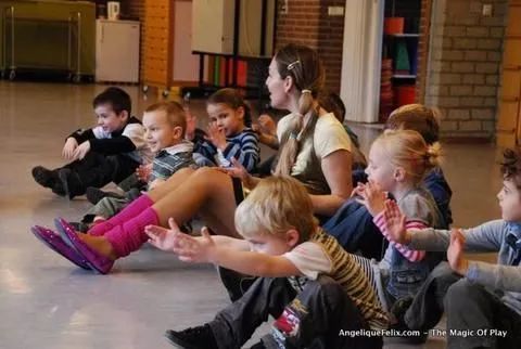 如戏全靠演技,人生如戏全靠演技小女孩一秒入戏