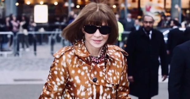 被毁掉奢侈品的女孩,女孩被口红毁掉的图片