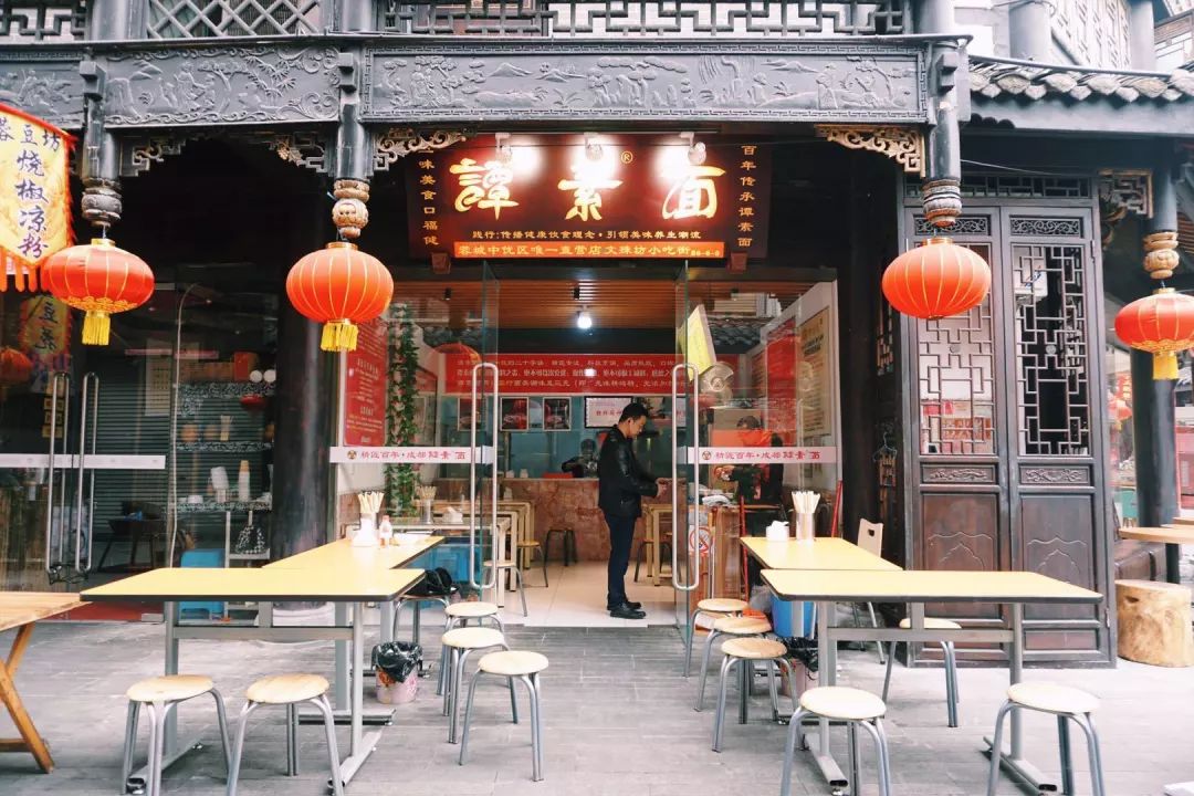 在成都，火锅第二，串串第三