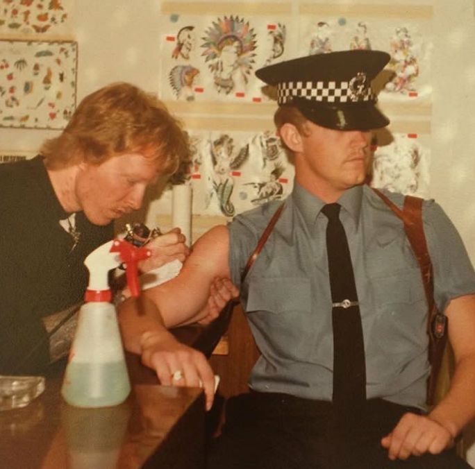 如何看待文身影响找工作后续,纹身好吗到底该不该纹身