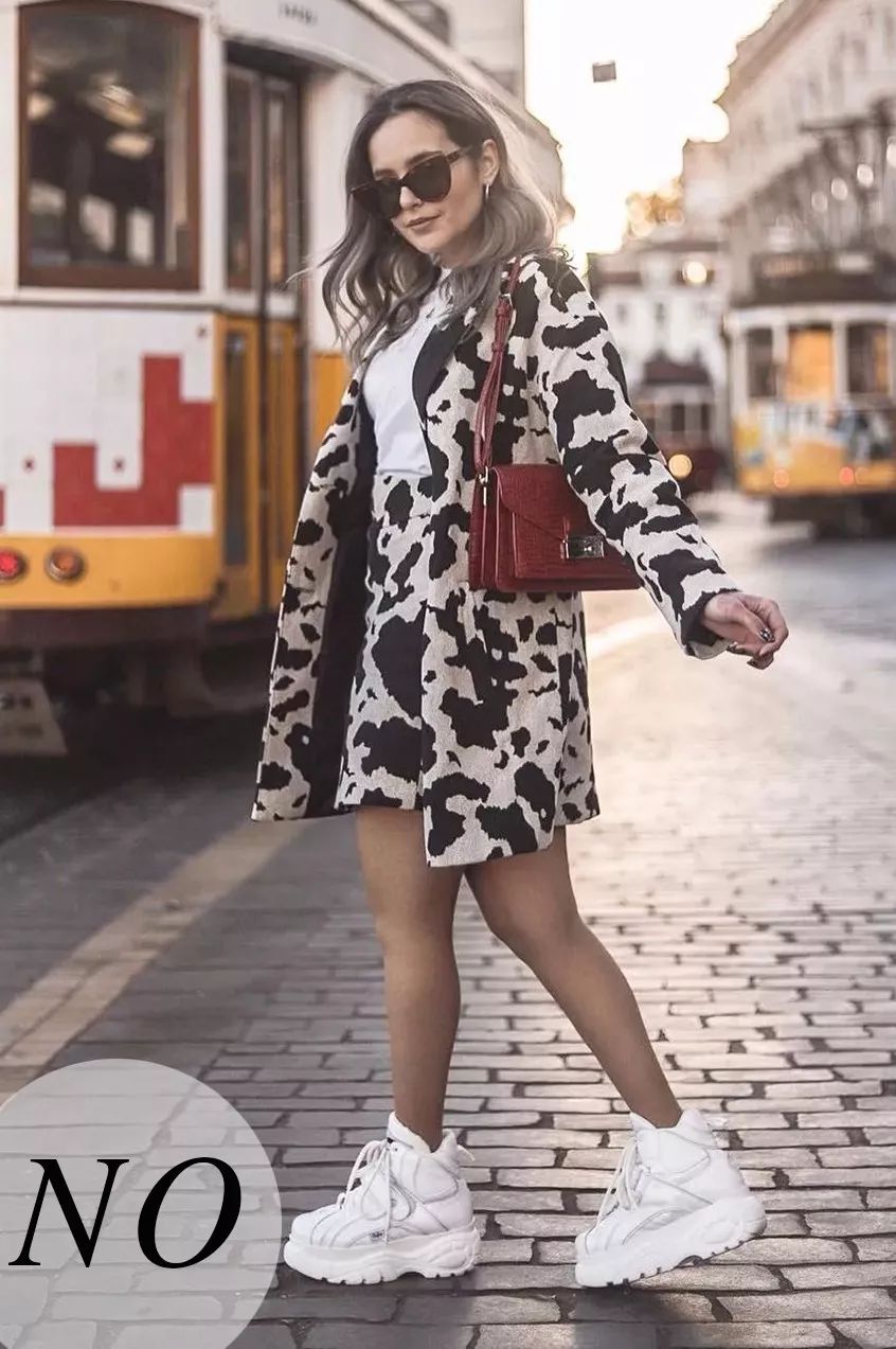 豹纹OUT，下一个C位印花轮到奶牛纹上场！