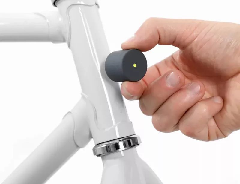 入门骑行一定要买的10件装备,公路骑行装备服装推荐