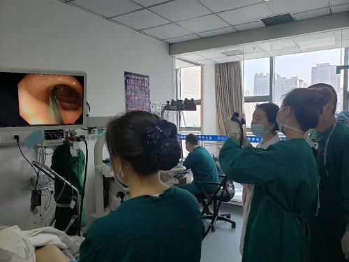 成功开展首例菌群移植治疗