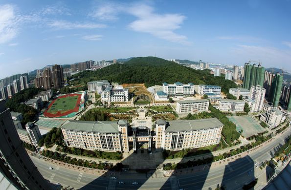 新改扩建白马山小学、中山小学、三中、八中…建设大冶湖水上乐园！推进全民参保！这份公报还说…