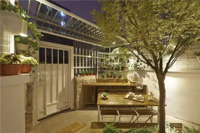 他用14天改造6口之家，只为给她一线生机！