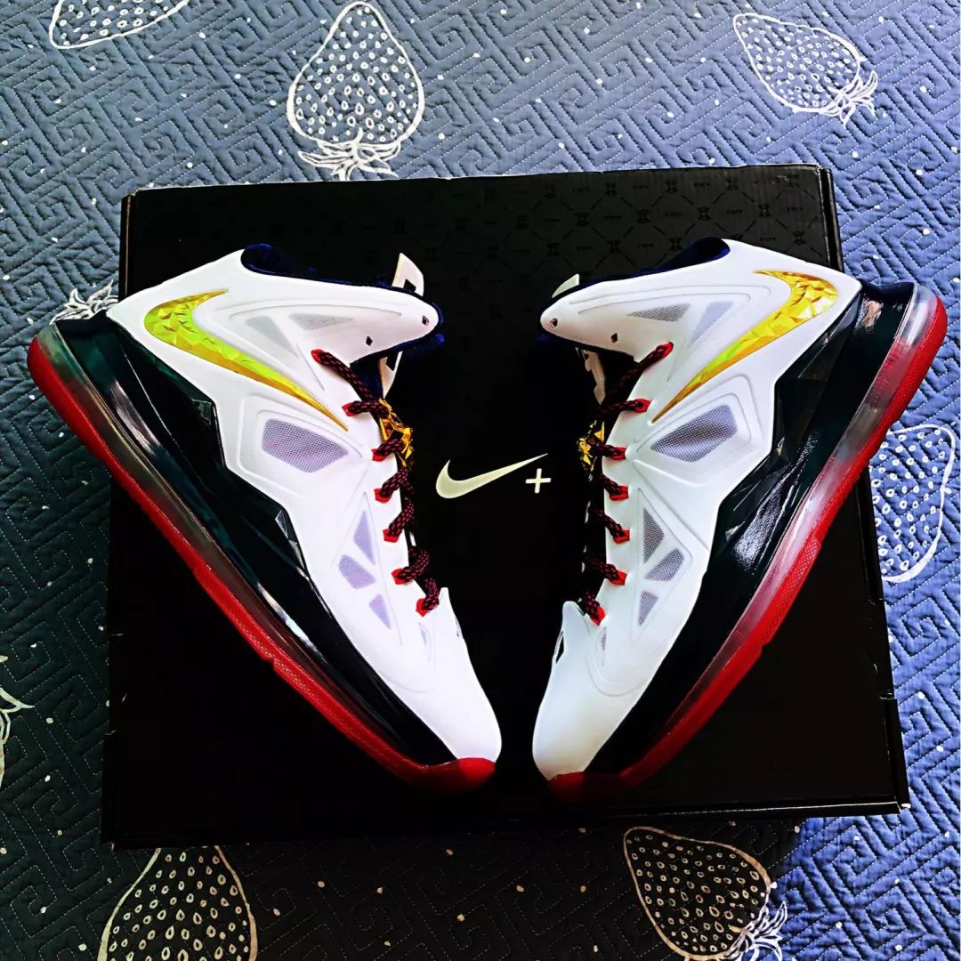 nike鞋子街拍视频,nike空军联名黑白款