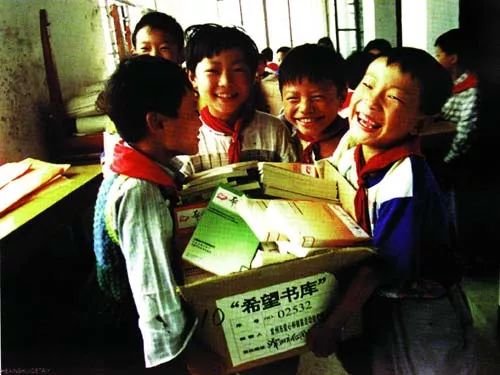 纪念五四运动100周年青春与党同在,纪念五四运动100周年建功新时代