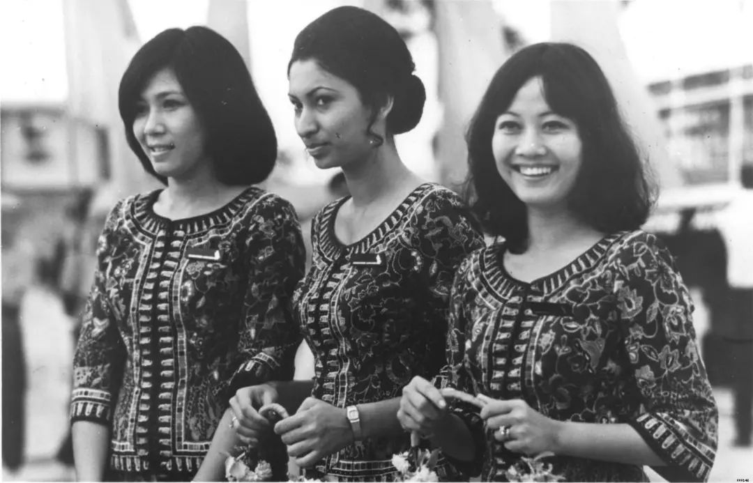 中国外航空姐制服,外航的空姐制服