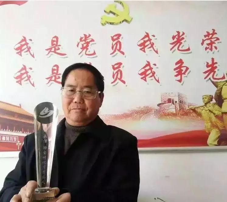 蹲点采访环卫工人8小时工作,蹲点采访