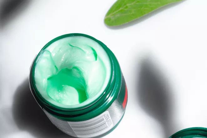 爸妈的手脚布满了老茧,手足干裂是什么前兆