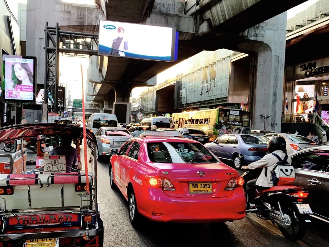 泰国最大球鞋店,泰国曼谷球鞋实体店