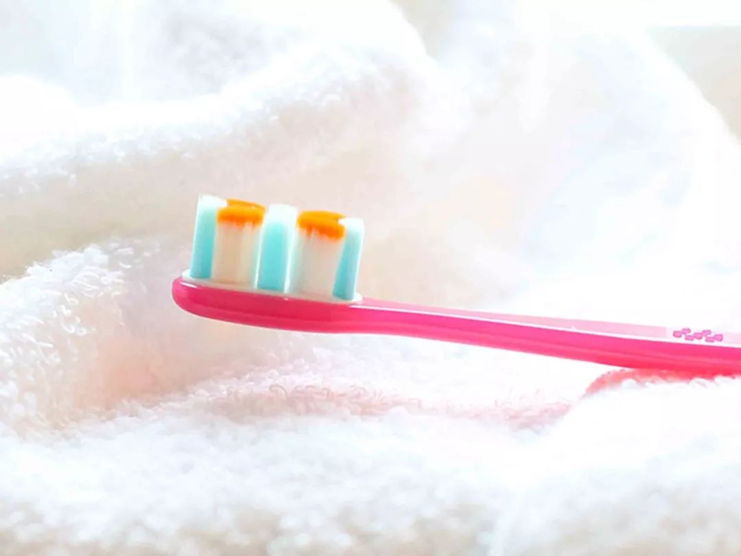 能刷牙缝去牙渍的手动牙刷,超细软牙刷深层清洁软毛牙刷