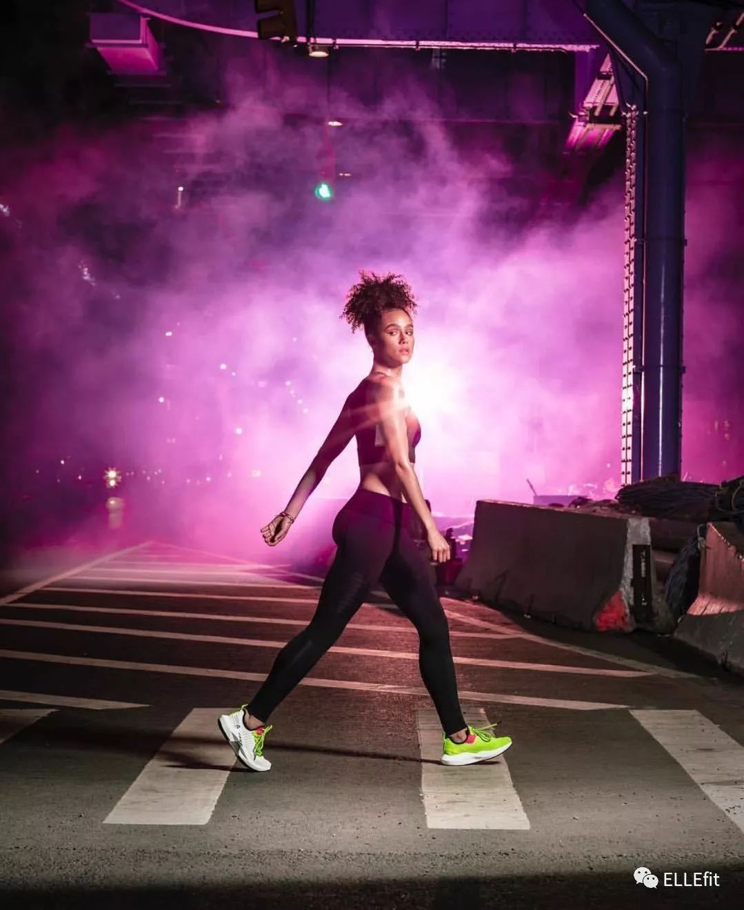 倪妮宋茜穿吊带有风情,宋茜身材长腿