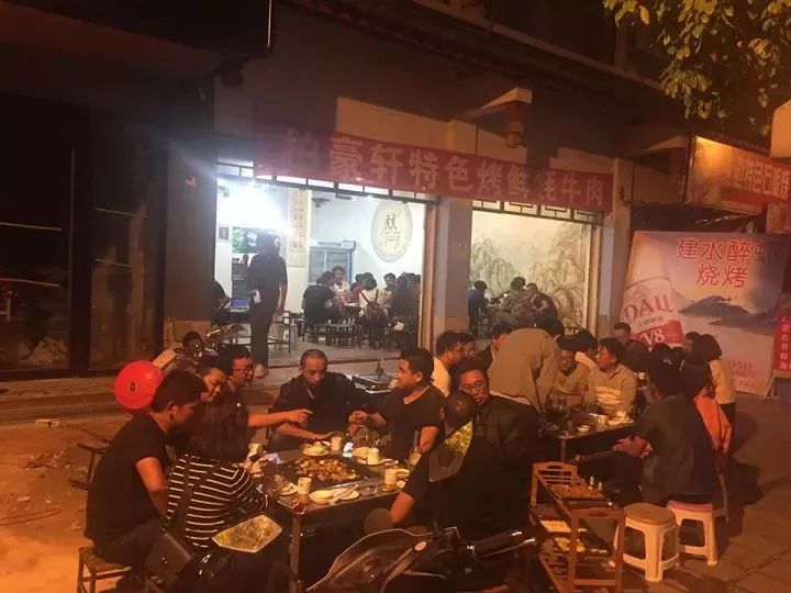 丽江必须吃的烧烤店,必须收藏的店铺