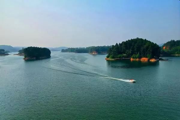 不必远行自有风景,不必远行在家度假