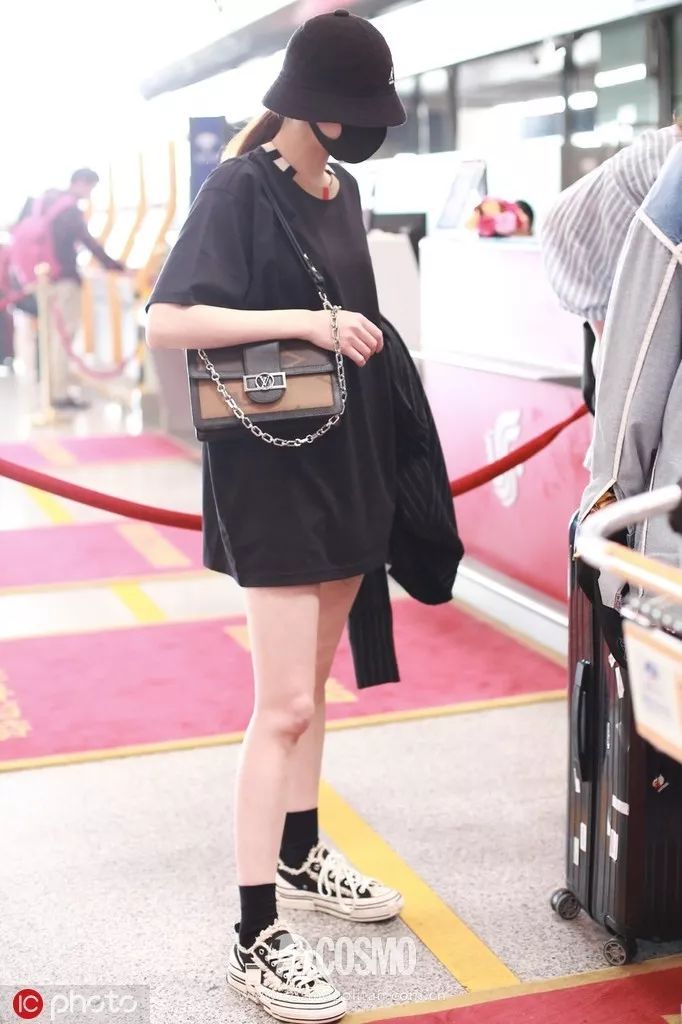 杨幂再次带火最新单品,杨幂最近带货