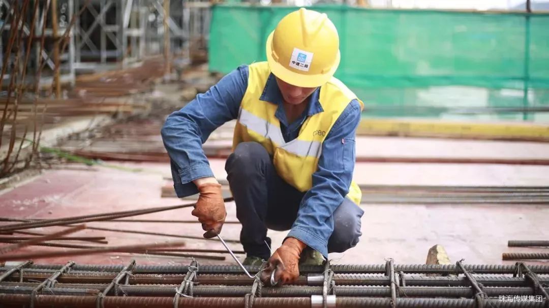 双手起满老茧的男孩,17岁男孩长了手上老茧