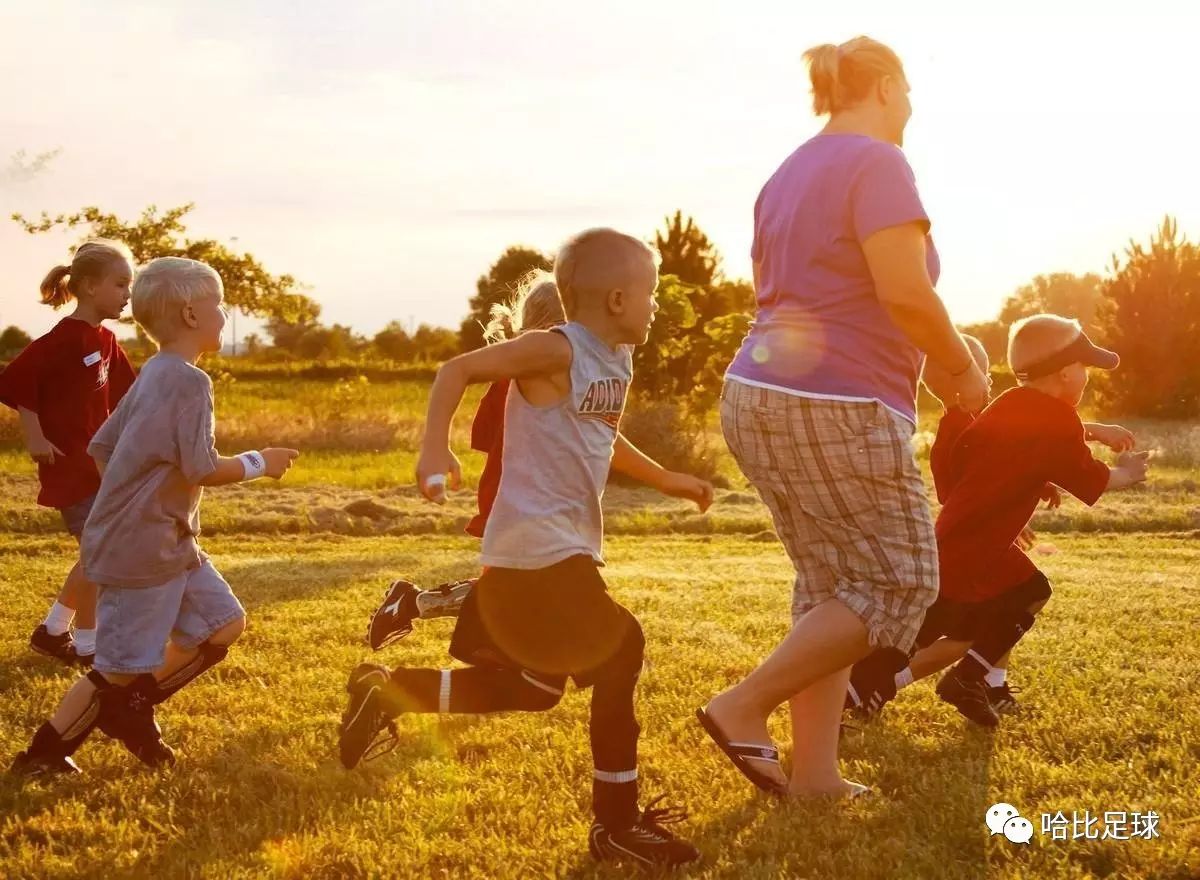 当我进球时我会感到高兴的英语,当我踢完球后牵你的手