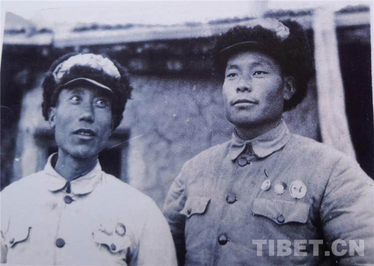 38军22团的老照片,老照片回忆148师炮兵团战友合影