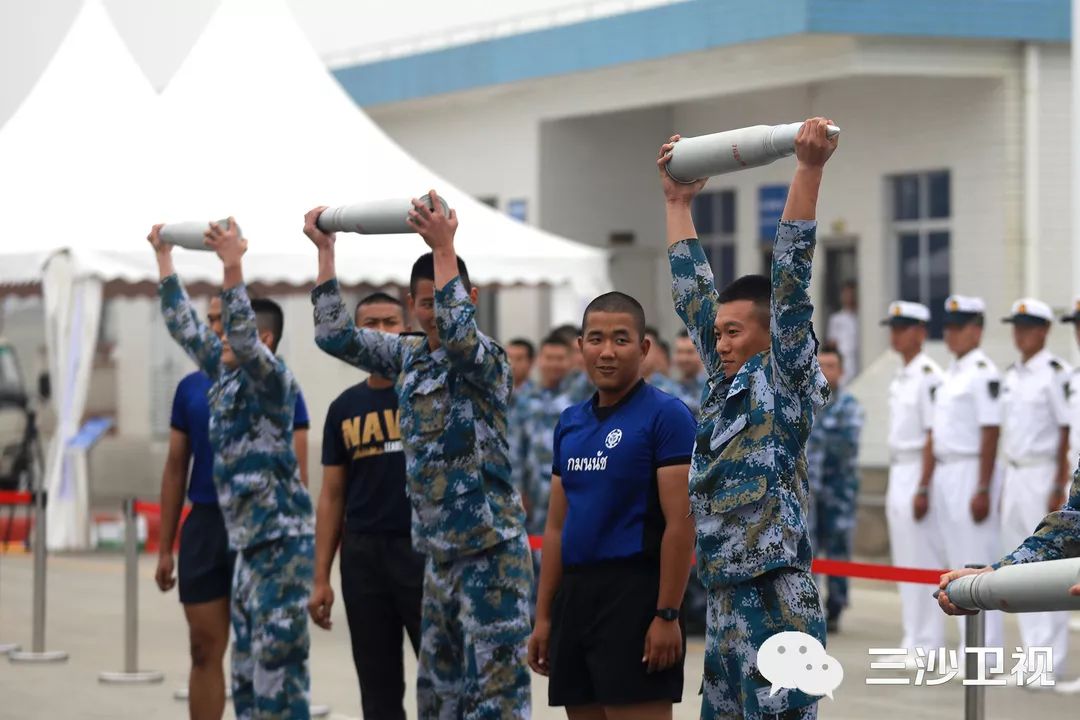 多图|“一二、一二……”拔河、举炮弹“蓝色突击-2019”中泰海军开展多样交流活动