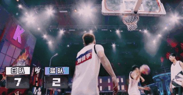 百万大学青年免费狂欢！AJ鞋展、街球大神空降，超多福利拿到手软！