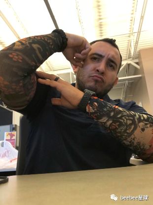 阿里速卖通上的纹身袖套在国外炸了,傻老外的买家秀简直令人入魔