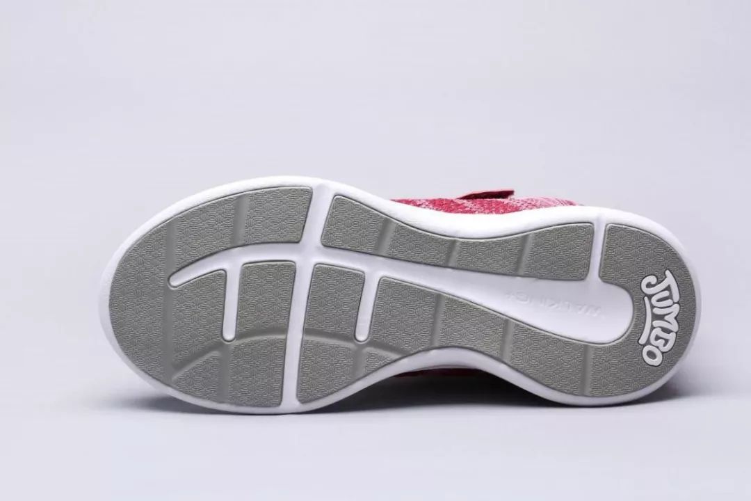 专为父母设计的健步鞋，防滑轻巧、透气时髦，我们自己穿也行！