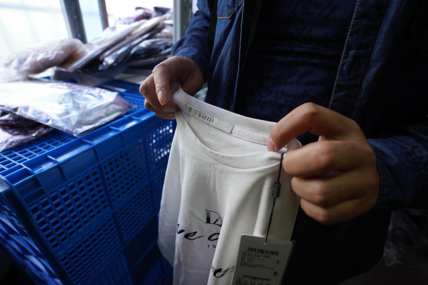 上海最新假冒服装案件,上海破获假冒服装