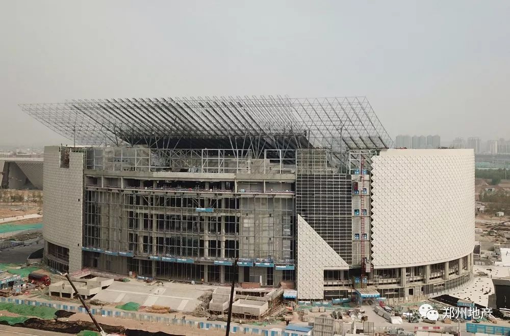 只在核心地段拿地的房企,这家房企零踩线盈利能力持续领先