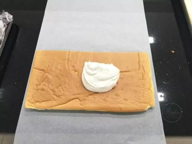 奶油奶冻蛋糕卷 (奶冻蛋糕卷如何做)