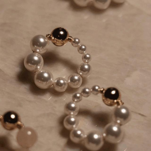 都在看MetGala的群魔乱舞,我却被哈卷的珍珠耳环给吸走!