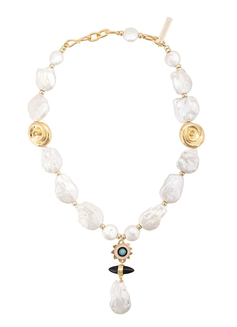 都在看MetGala的群魔乱舞，我却被哈卷的珍珠耳环给吸走！