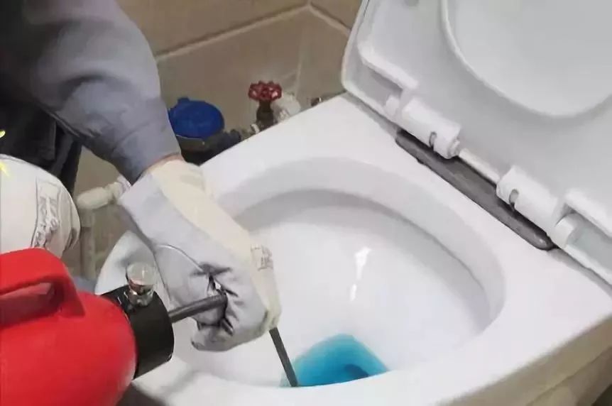 厕所溶解污垢,厕所快速去污垢