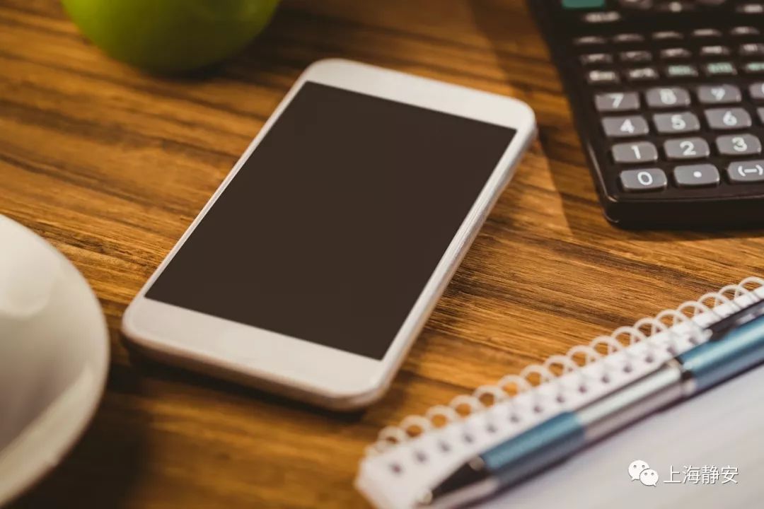 手机不用时面朝上放还是朝下放,为什么放置手机时屏幕要朝下