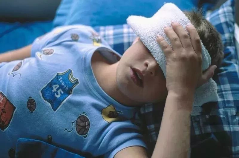 44岁男子尿血,儿童尿血吃什么食物好得快