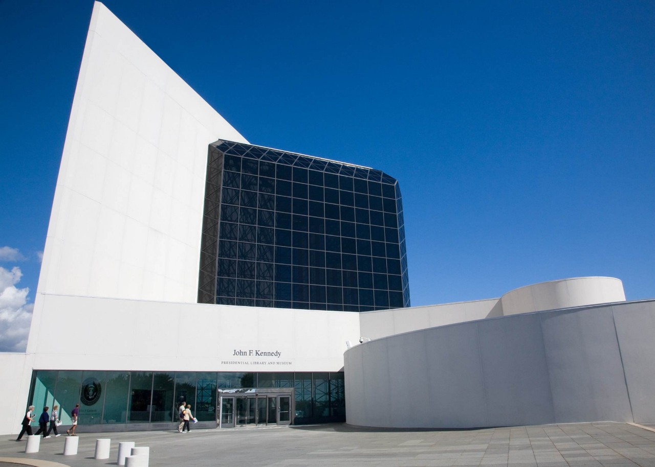 华裔建筑设计大师贝聿铭生平简介,建筑设计大师贝聿铭作品