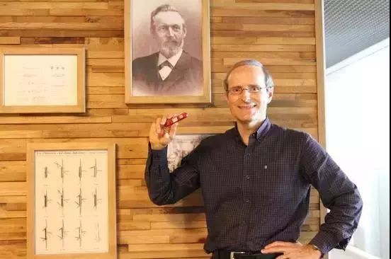 瑞士军刀操作,瑞士刀生产过程