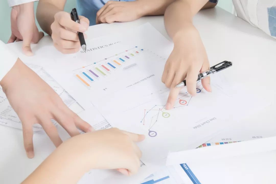 港股风云|恒指剑指30000点,“一支烟”玩“蹦极”