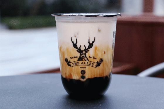 百万大学青年免费狂欢！AJ鞋展、街球大神空降，超多福利拿到手软！