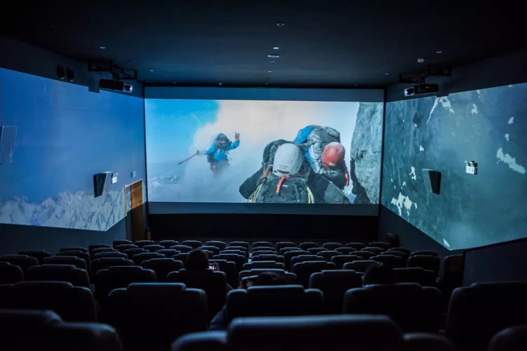 LOOK|*月天五**新电影·里面有你吗？