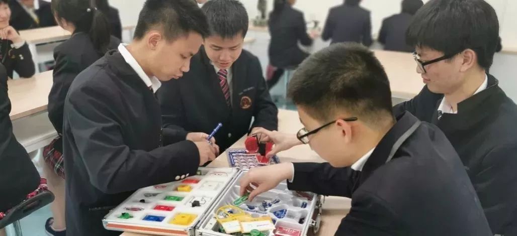 上海市宝山中学靠近复旦大学,宝山区与复旦共建学校