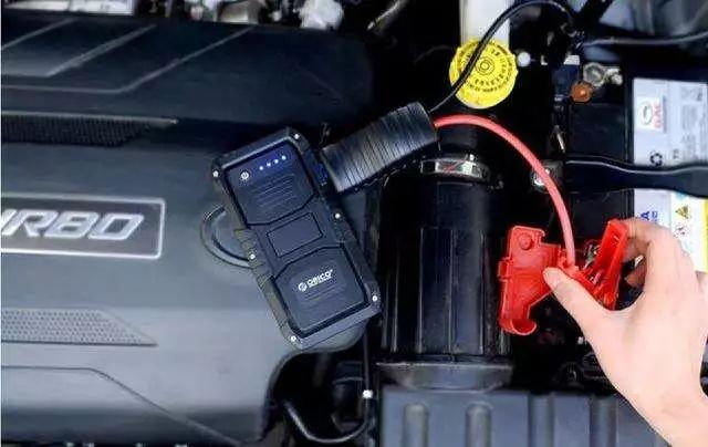 「注意」一言不合全车爆闪竟然是因为......司机不看会后悔