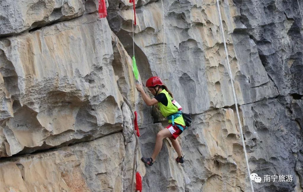 马山自然攀岩比赛图片,舞动广西广场舞大赛马山