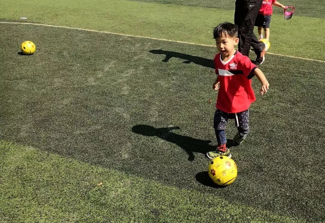 她地震中失去双腿,她在汶川地震失去双腿及女儿