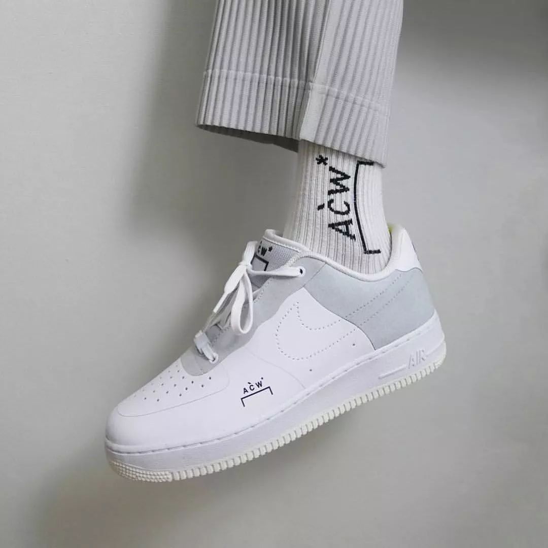 鸳鸯鞋怎样穿,穿鸳鸯鞋如何不尴尬