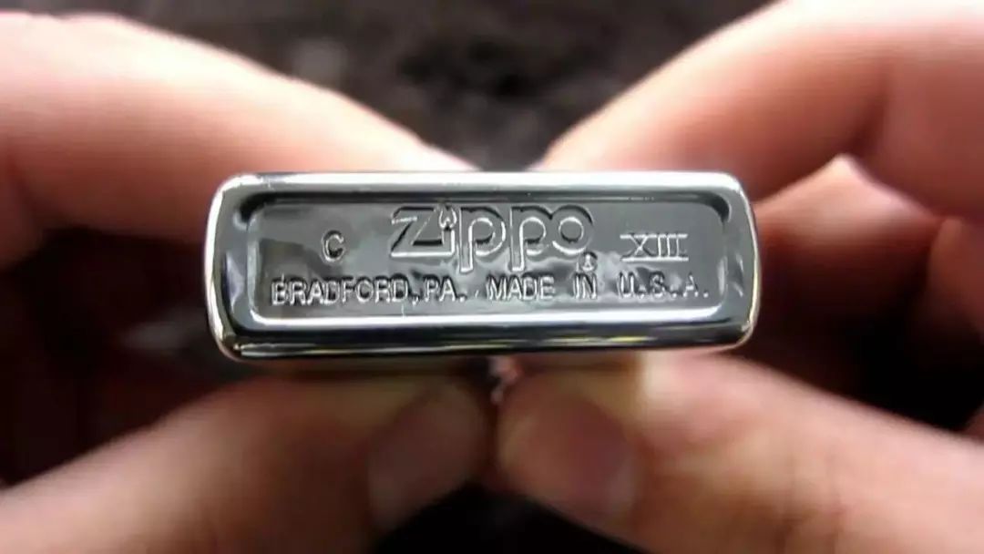 zippo打火机可口可乐,zippo打火机有绿色的火焰